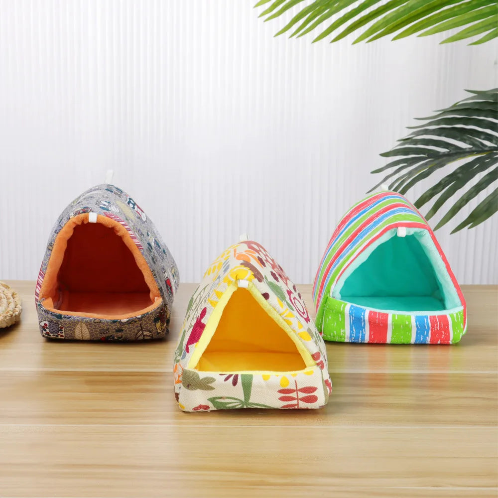 Cartoon Small Animal Bed – Soft Winter Nest for Hamsters, Guinea Pigs, Rabbits, and Squirrels