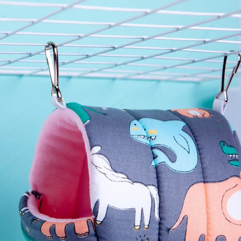 Cartoon Small Animal Bed – Soft Winter Nest for Hamsters, Guinea Pigs, Rabbits, and Squirrels