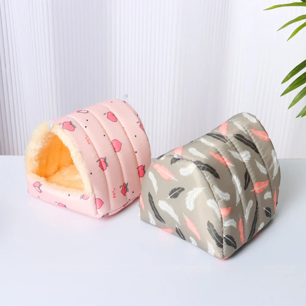 Cartoon Small Animal Bed – Soft Winter Nest for Hamsters, Guinea Pigs, Rabbits, and Squirrels