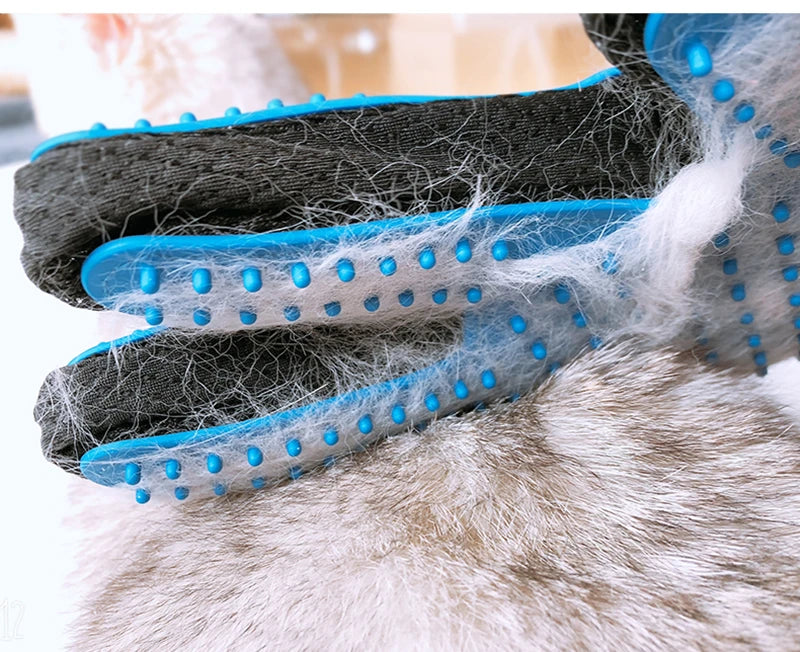 Pet Grooming Glove – Deshedding & Bath Brush Glove for Cats and Dogs