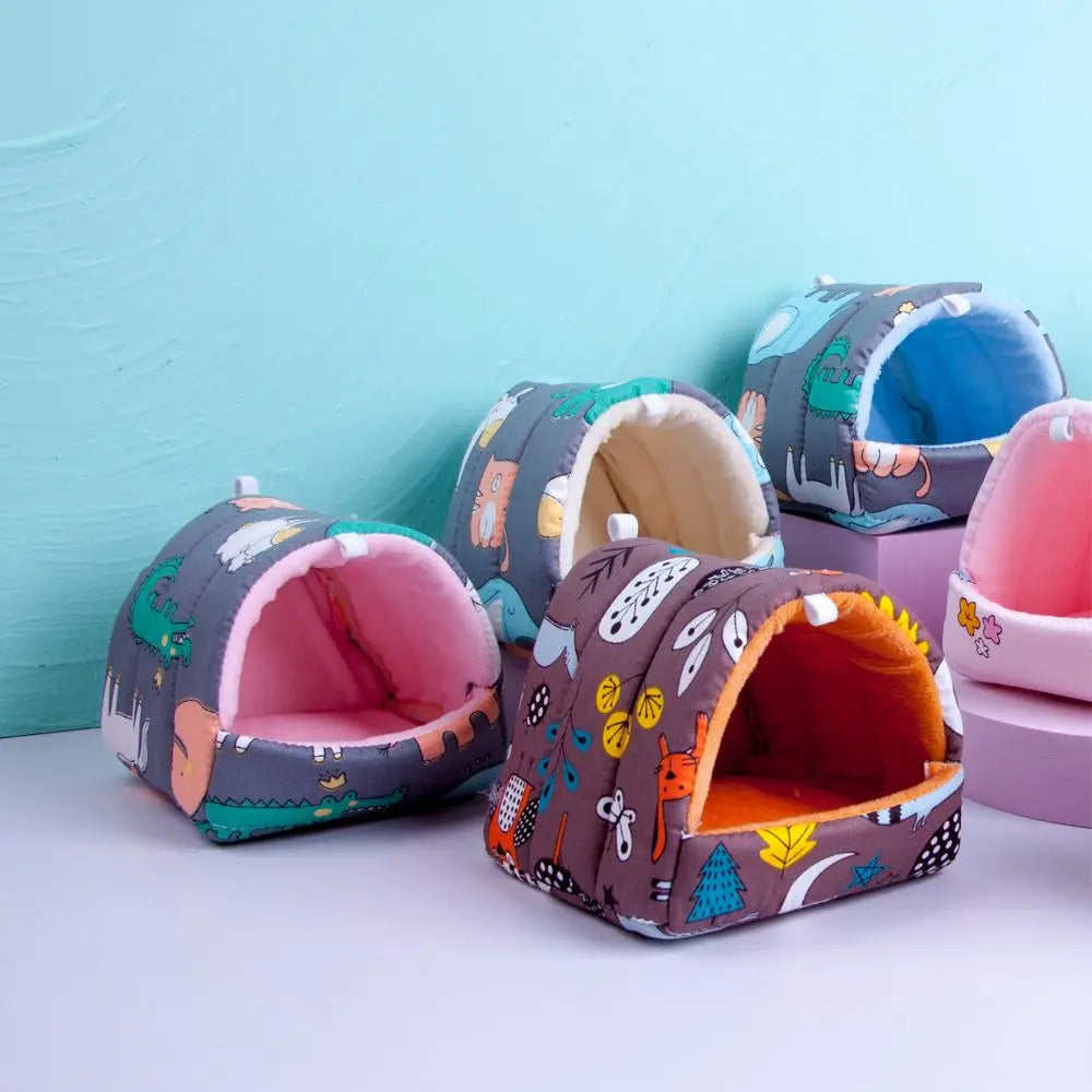 Cartoon Small Animal Bed – Soft Winter Nest for Hamsters, Guinea Pigs, Rabbits, and Squirrels