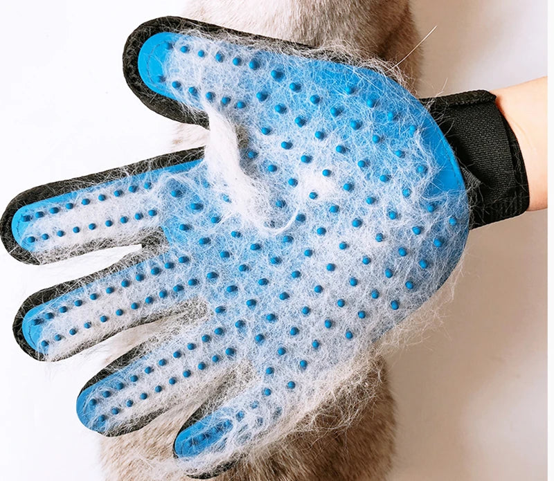 Pet Grooming Glove – Deshedding & Bath Brush Glove for Cats and Dogs