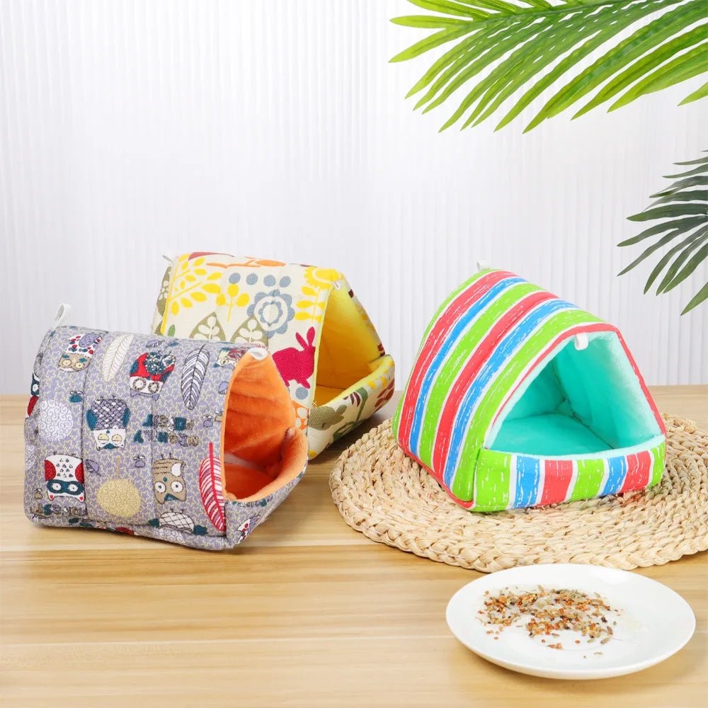Cartoon Small Animal Bed – Soft Winter Nest for Hamsters, Guinea Pigs, Rabbits, and Squirrels