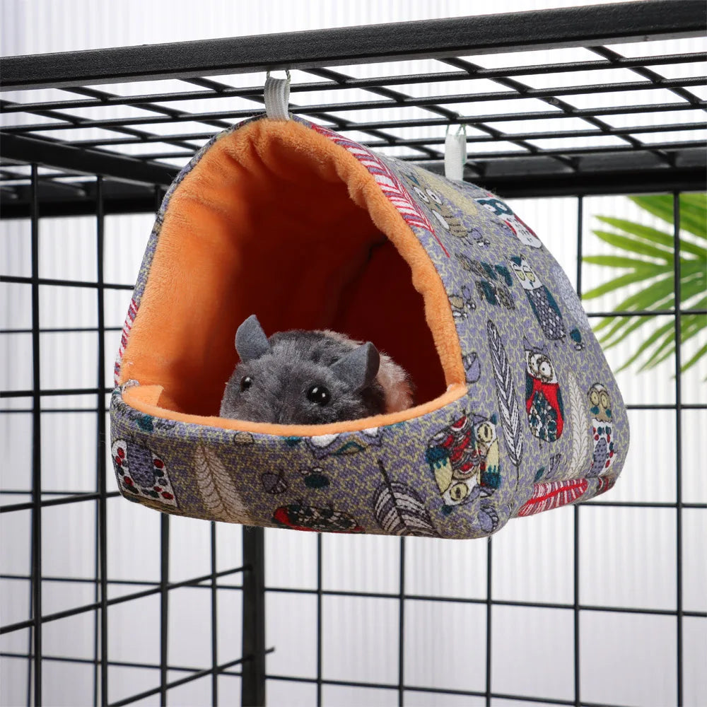 Cartoon Small Animal Bed – Soft Winter Nest for Hamsters, Guinea Pigs, Rabbits, and Squirrels