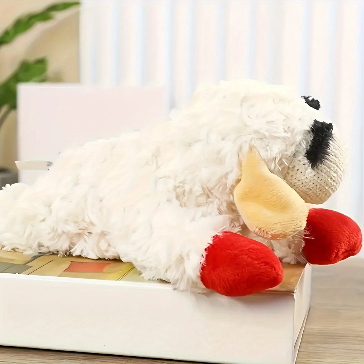 🐑 Adorable Lamb Plush Toy – Squeaky Sounding Doll for Dogs & Cats 🧸🎵