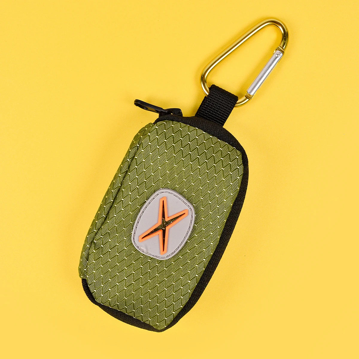 Lightweight Poop Bag Holder Hands-Free Dispenser – Multi-Function Clip-On for Pet Leashes (No Bags or Leashes Included)