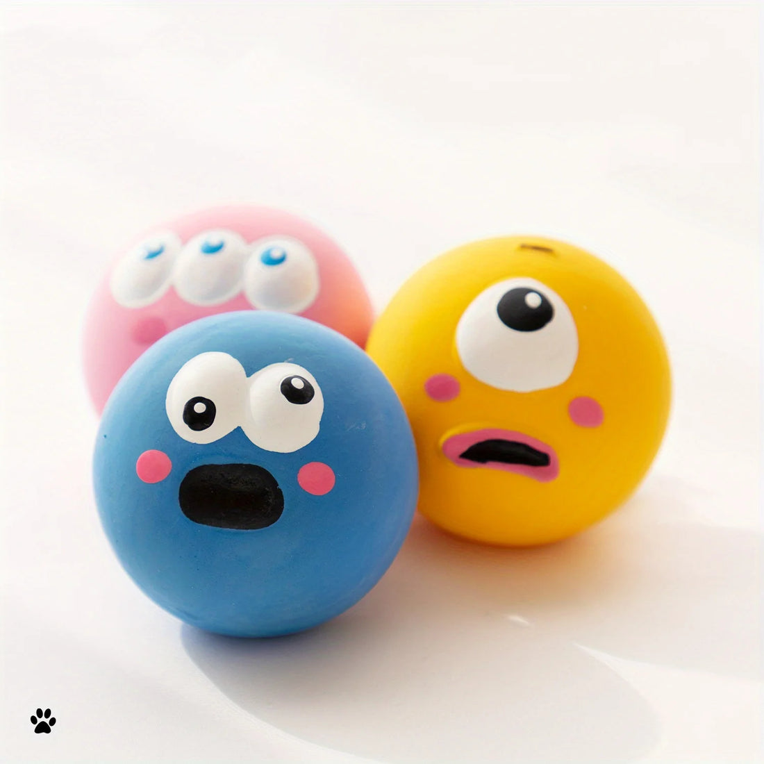 Squeaky Eyeball Dog Toy – Durable Latex Chew Ball | Interactive Training Sound Toy for Pets