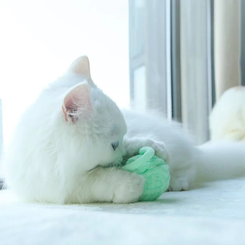 MADDEN Cat Yarn Balls – Colorful Bell Toys for Kittens & Interactive Play