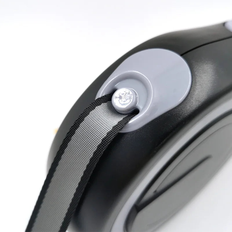 Retractable Pet Leash – 5M/8M Outdoor Lead for Dogs & Cats