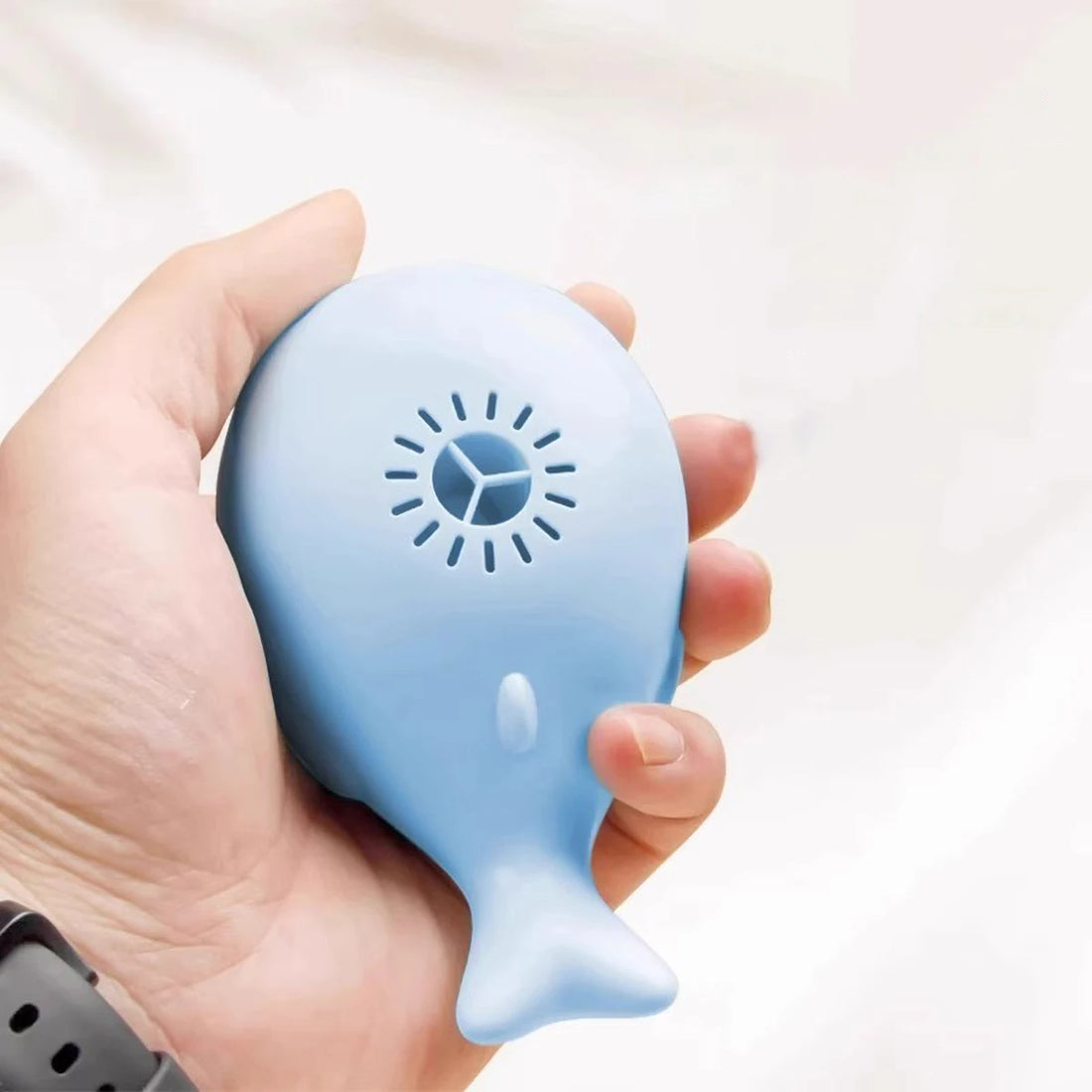 Whale Shaped Interactive Electric Floating Cat Toy – USB Powered Dual Fan Teaser