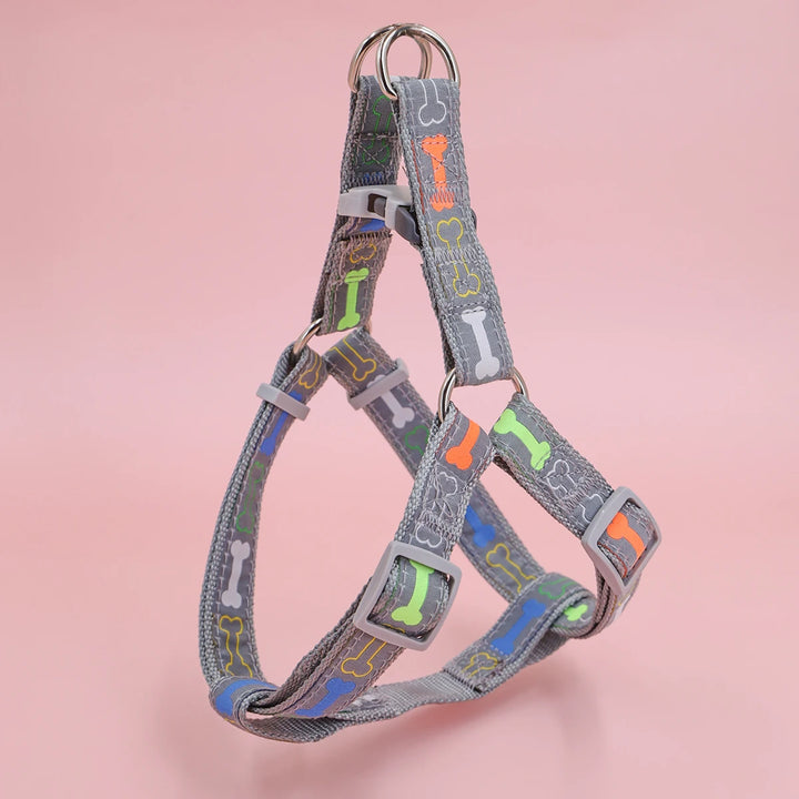 🦴 Colorful Bone Pattern Tripod Dog Harness – Fun & Secure for Indoor & Outdoor Use