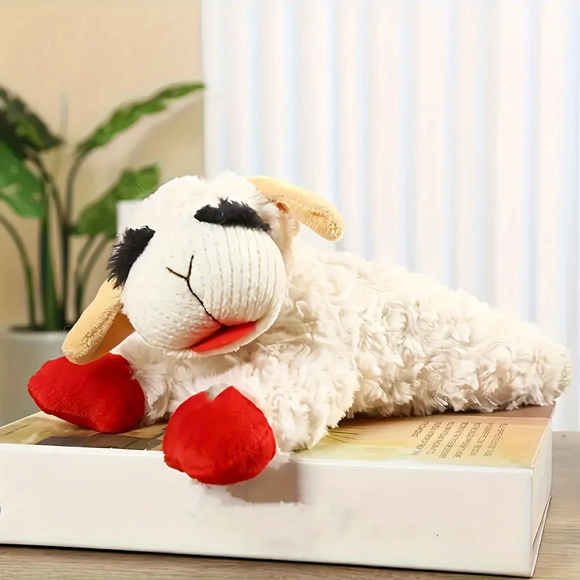 🐑 Adorable Lamb Plush Toy – Squeaky Sounding Doll for Dogs & Cats 🧸🎵