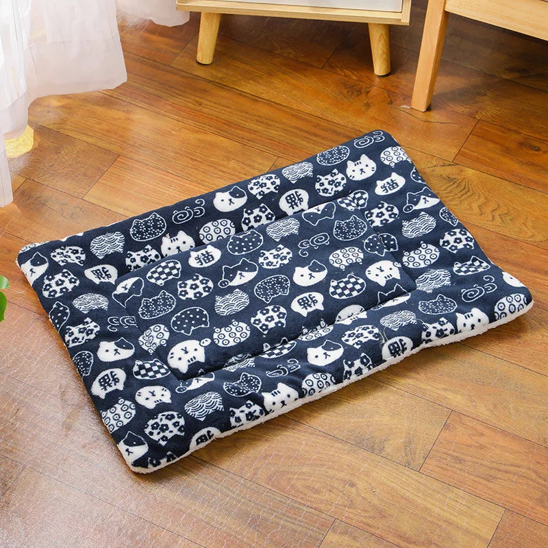 Flannel Pet Mat – Thick Sleeping Blanket Bed for Dogs & Cats, Soft Pet Rug for Small to Large Pets