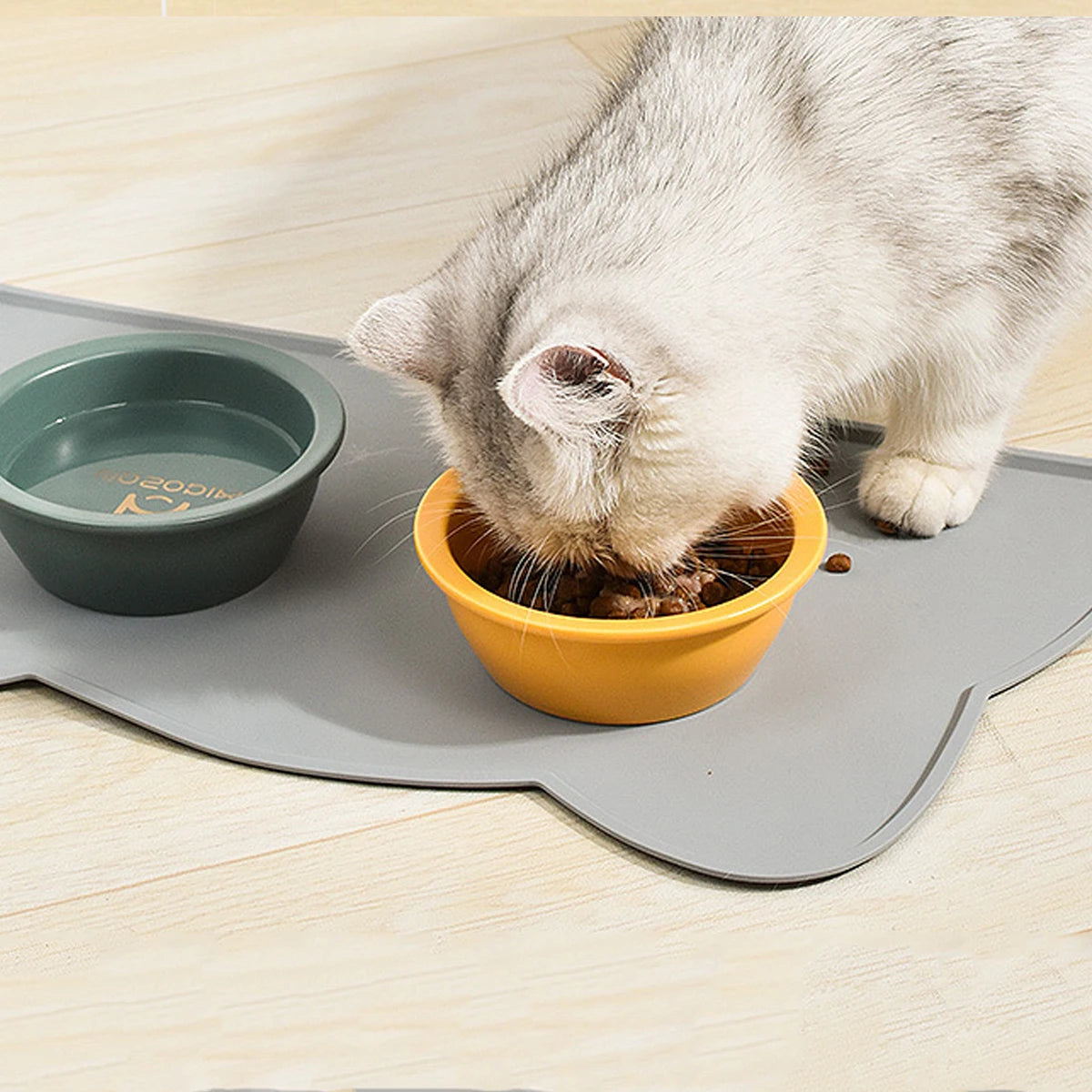 Waterproof Silicone Pet Feeding Mat – Non-Stick Food & Water Tray Placemat for Dogs & Cats