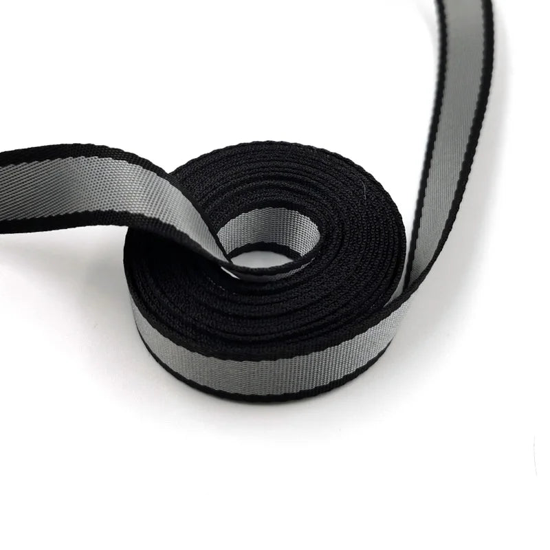 Retractable Pet Leash – 5M/8M Outdoor Lead for Dogs & Cats