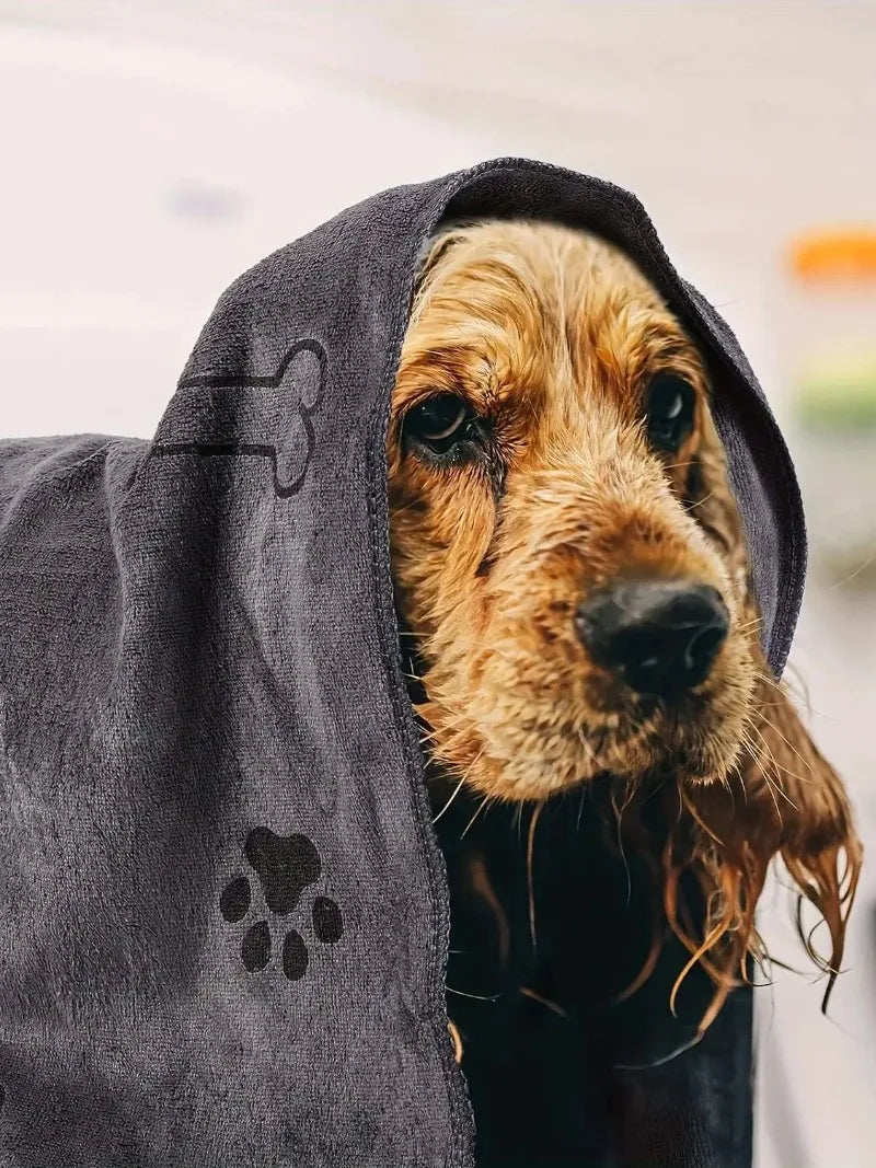 Quick-Dry Microfiber Pet Towel – Soft Absorbent Bath Towel for Dogs & Cats