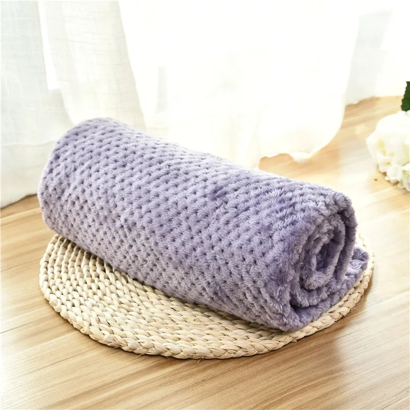 Warm Soft Fuzzy Pet Blanket – Plush Fleece Throw for Dogs & Cats