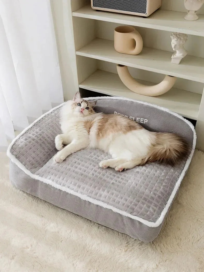 Warm Holiday Pet Bed – Winter Dog & Cat Sofa Bed for Halloween & Christmas