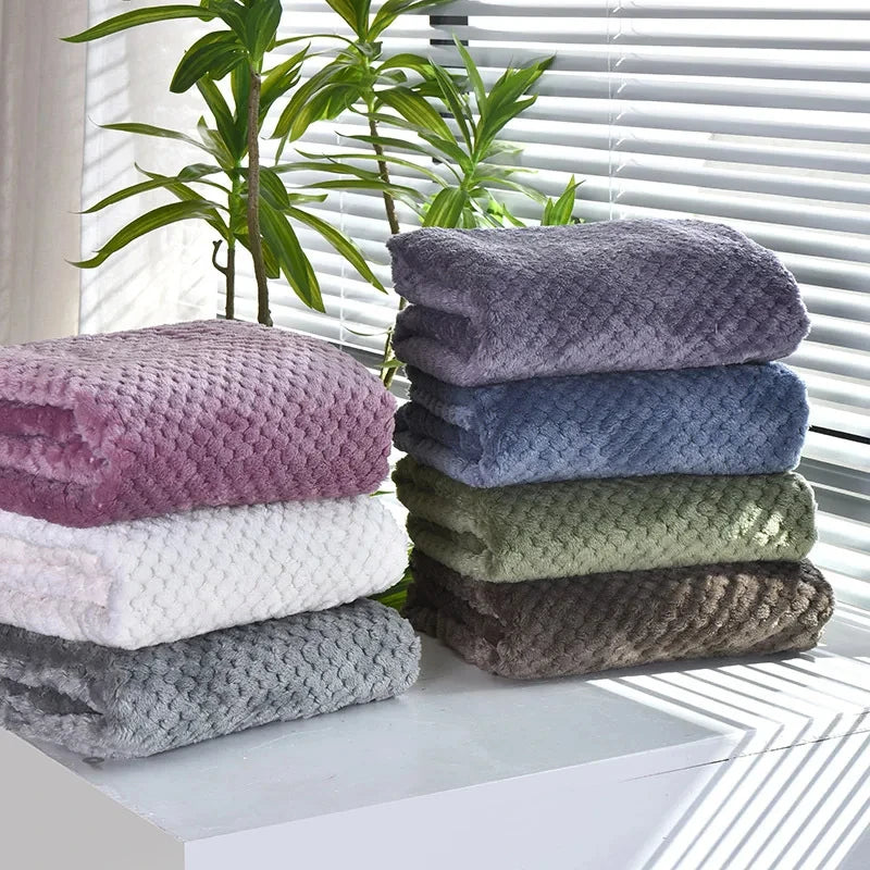 Soft Fuzzy Pet Blanket – Warm Fleece Throw for Dogs & Cats, Plush Bed/Couch Cover for All Sizes