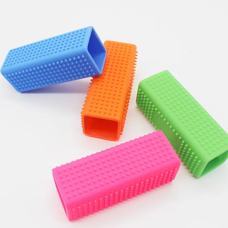 Silicone Rubber Pet Hair Remover Brush – Hollow Design for Dogs & Cats – Reusable Cleaner for Furniture, Cars, Carpet & Clothes