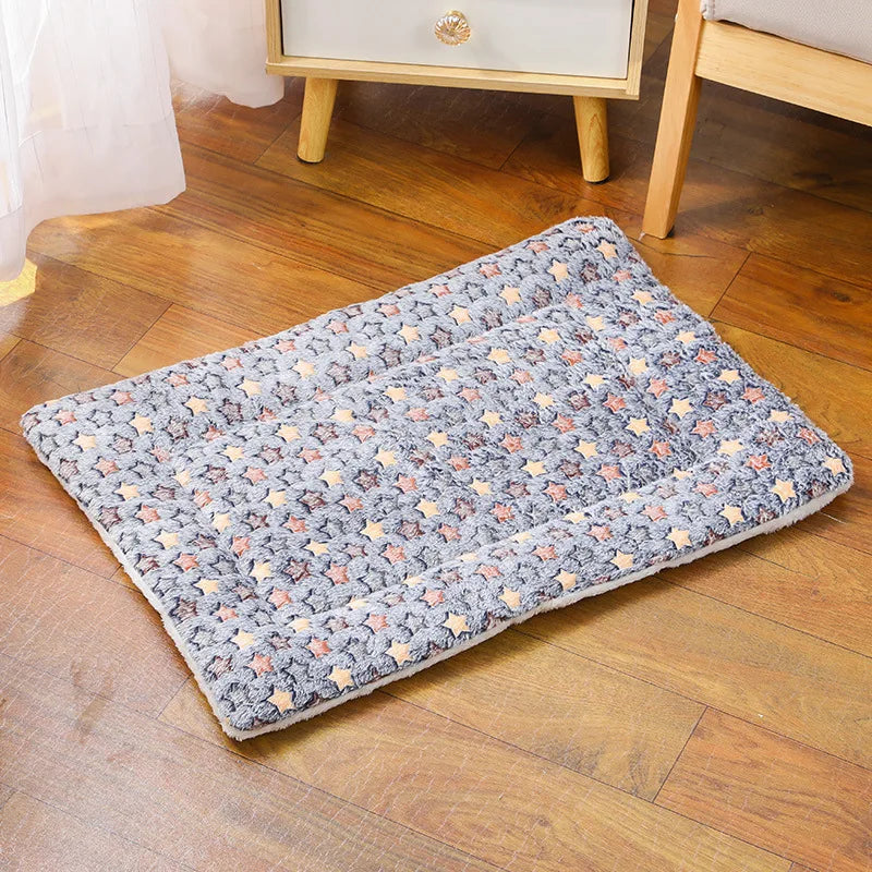 Flannel Pet Mat – Thick Sleeping Blanket Bed for Dogs & Cats, Soft Pet Rug for Small to Large Pets