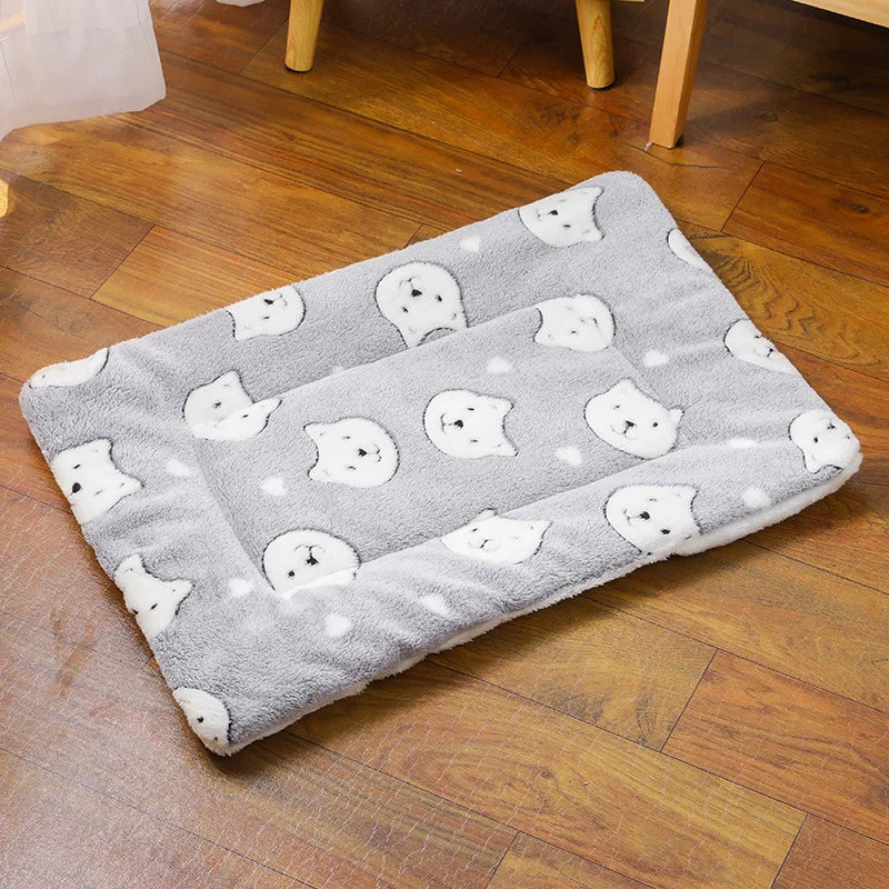 Flannel Pet Mat – Thick Sleeping Blanket Bed for Dogs & Cats, Soft Pet Rug for Small to Large Pets