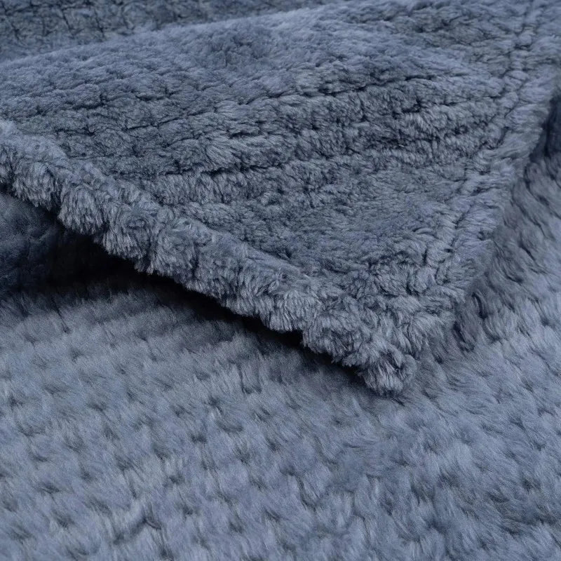 Warm Soft Fuzzy Pet Blanket – Plush Fleece Throw for Dogs & Cats