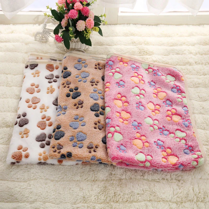 Soft Fluffy Multicolor Pet Blanket with Cute Dog Paw Prints – Warm & Comfortable Mat for Cats and Dogs