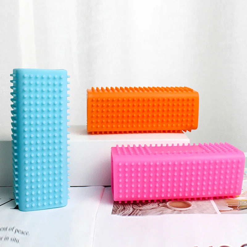 Silicone Rubber Pet Hair Remover Brush – Hollow Design for Dogs & Cats – Reusable Cleaner for Furniture, Cars, Carpet & Clothes